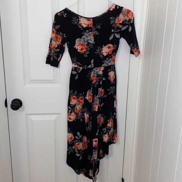 Asymmetrical floral dress - Picture 3 of 3